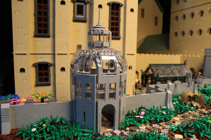 Illustration for article titled Hogwarts Comes To Life In This Incredible 400,000-Brick LEGO Diorama